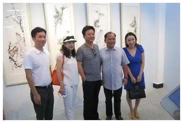 2018年,因控诉朱军职场性骚扰,却反被索赔65万的弦子,今怎样了