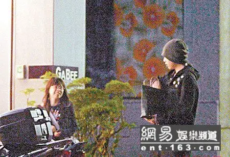 五月天的主唱阿信有没有女朋友?