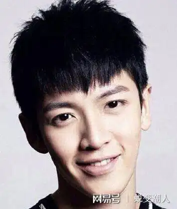 总是两边铲短你是什么脸型就剪什么发型