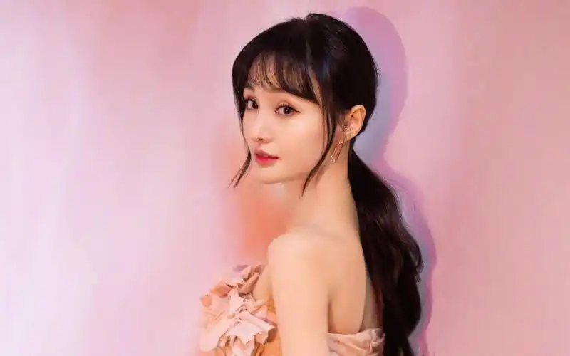 郑爽甜美清新写真桌面壁纸