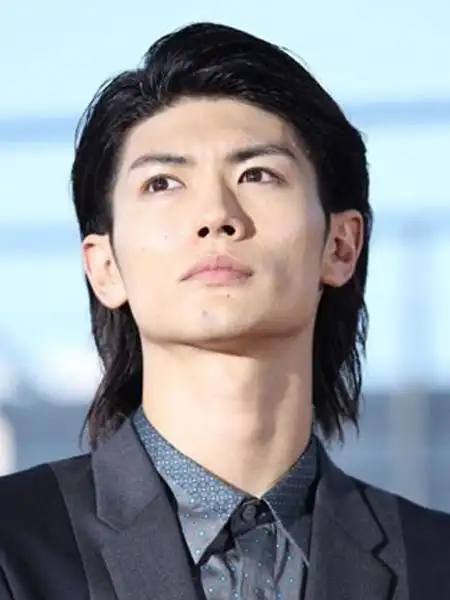 日本男神三浦春马发型图片