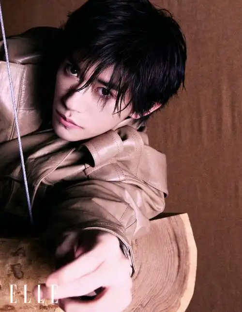 易烊千玺x@elle三月刊封面  当时尚与个性交织,少年@tfboys-易烊千玺