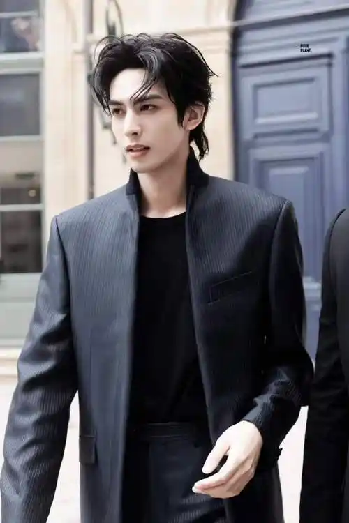 宋威龙微卷狼尾发型##宋威龙卷毛狼尾发型