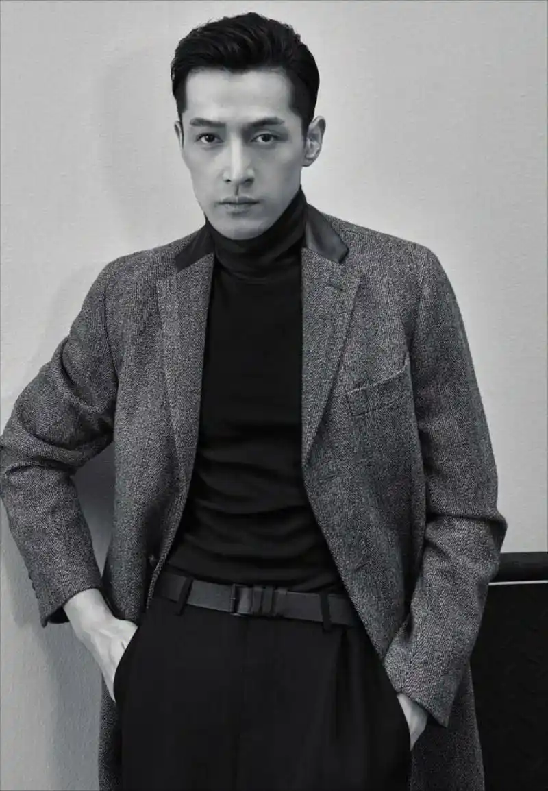 胡歌为新书录视频宣传,41岁的他满头白发惹人惊讶!