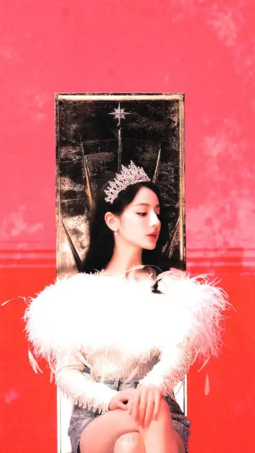 95im the top girl  迪丽热巴天生就适合戴皇冠!