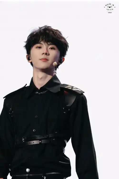 马嘉祺叁重楼暨出道四周年演唱会##马嘉祺 廿一幕启循光赴盛景##饺照