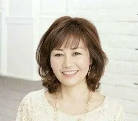 中年女士烫发发型50岁素材50岁女士短发烫发发型