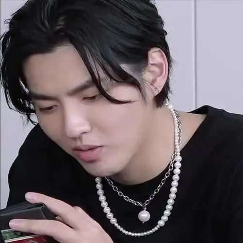 潮男银骷髅蝴蝶陶瓷笑脸嘻哈潮项链同款吴亦凡骰子男女 ins笑脸雏菊