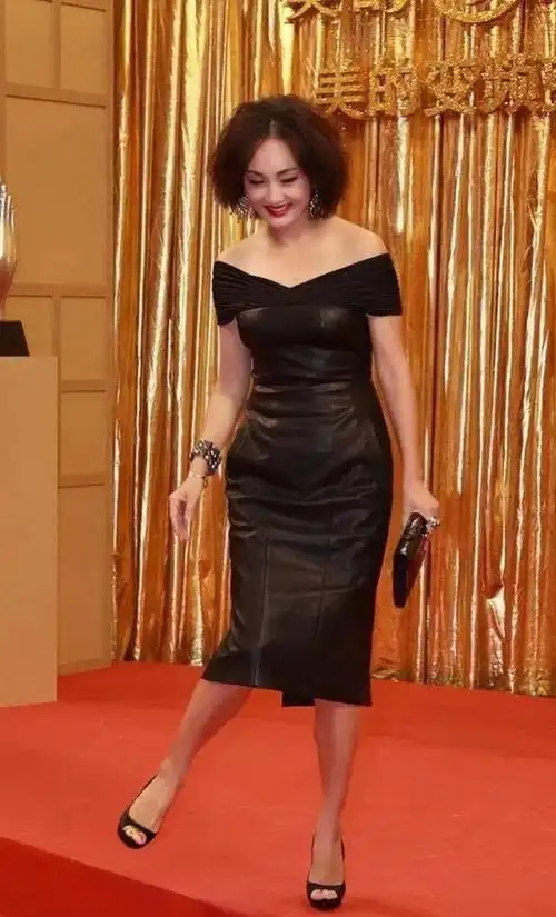 如果你喜欢看小品演员的表演,那么你一定不能错过蔡明,闫学晶和张小斐