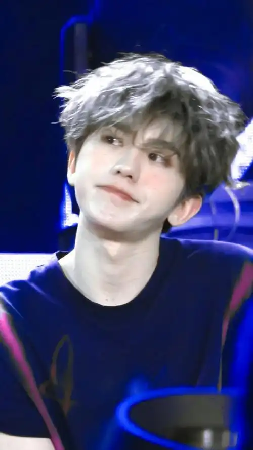 男星羊毛卷有多可爱#提名蔡徐坤的小卷毛~蔡小葵的卷毛太可爱啦!