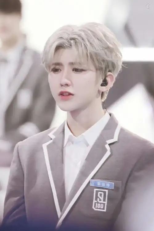 蔡徐坤遭恶意攻击亲密照片不是他的