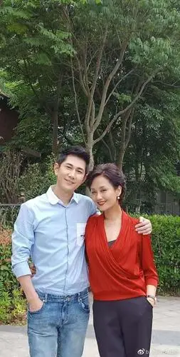 她长相惊艳是模特冠军出道27年无绯闻今52岁依旧魅力十足