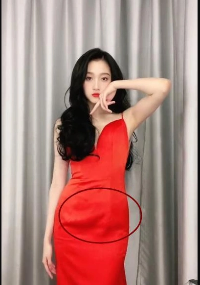 关晓彤晒日常照小腹隆起疑似怀孕网友称什么时候领证