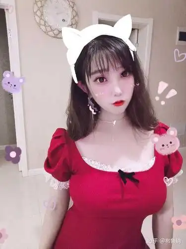 请问作为一个长得漂亮,身材又好,腿又长,胸又大的女生是一种什么感觉