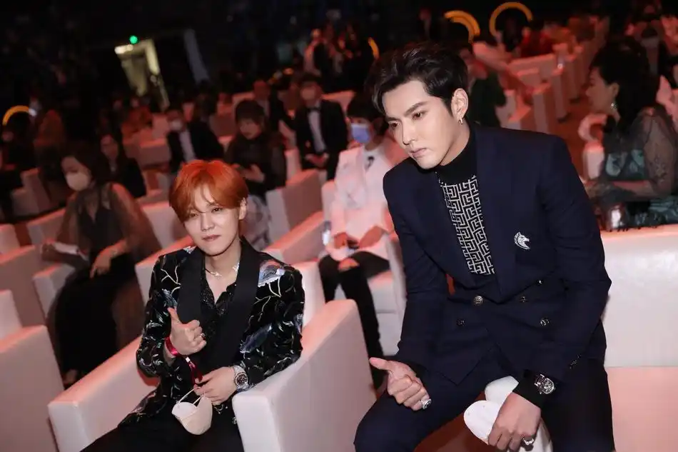 "世纪同框"十分耀眼!