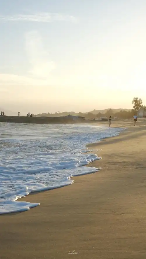 去海边赴约这个秋天