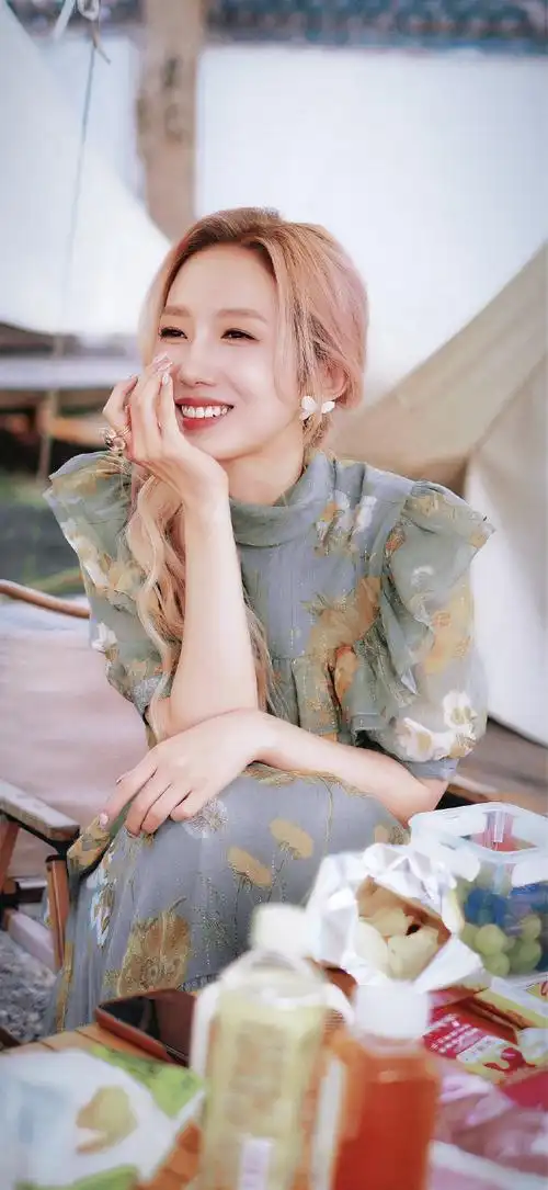 孟美岐超话·#和孟美岐的星岐旅行#    98·90|壁纸    @孟美岐