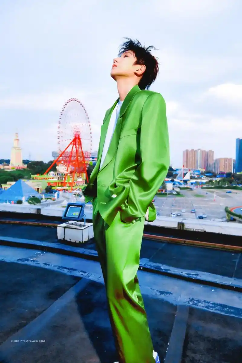 今天是绿色的小源93.#王源#屏保 #壁纸 #壁纸分享 #绿 - 抖音