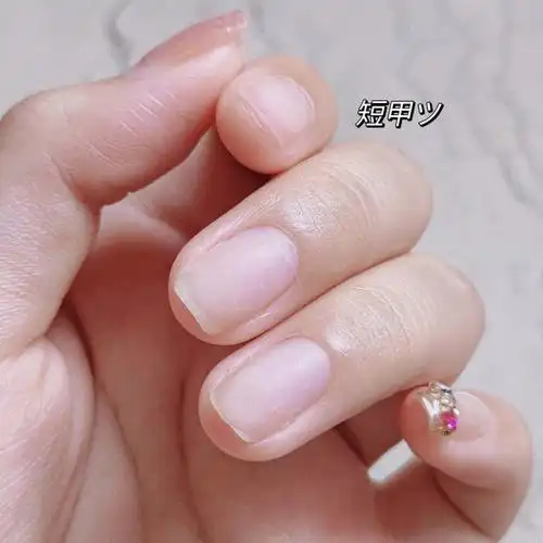 78闪闪的短指甲78