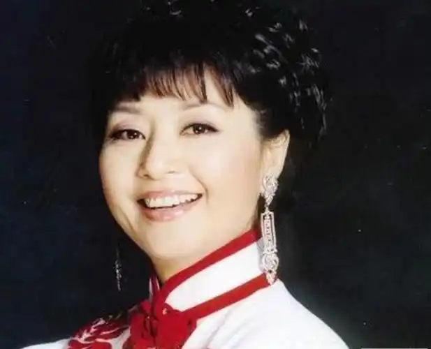 殷秀梅简历及个人资料国籍身高照片 殷秀梅与前夫程志为什么离婚