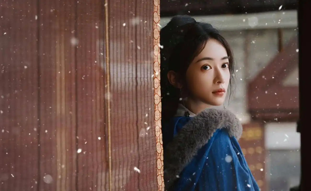 吴谨言墨雨云间生日海报#  #吴谨言0816生日快乐# 吴谨言墨雨约间