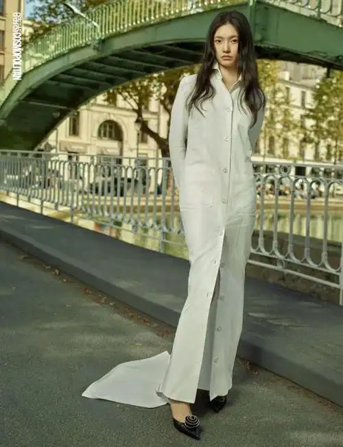 林允:做一朵野生的花|礼服|抹胸|衬衫|钻饰|高跟鞋_网易订阅