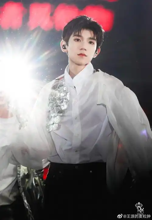 190810六周年演唱会王源