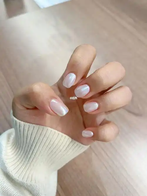 珍珠白美甲是会显手黑的72