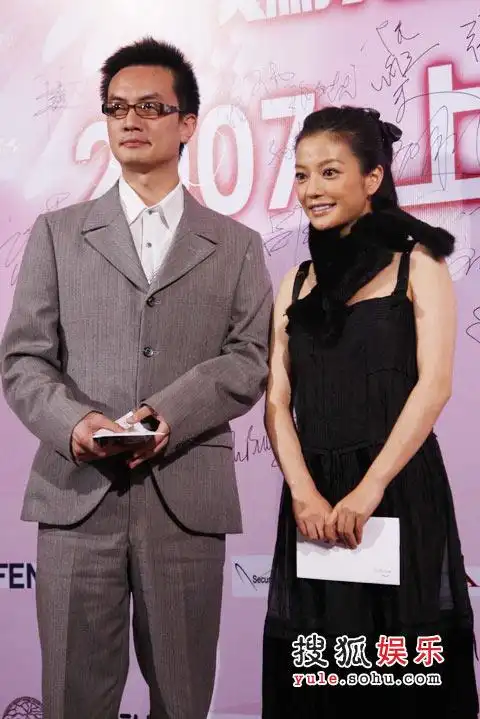 近一年来,赵薇有没有看得过去的现场图片?