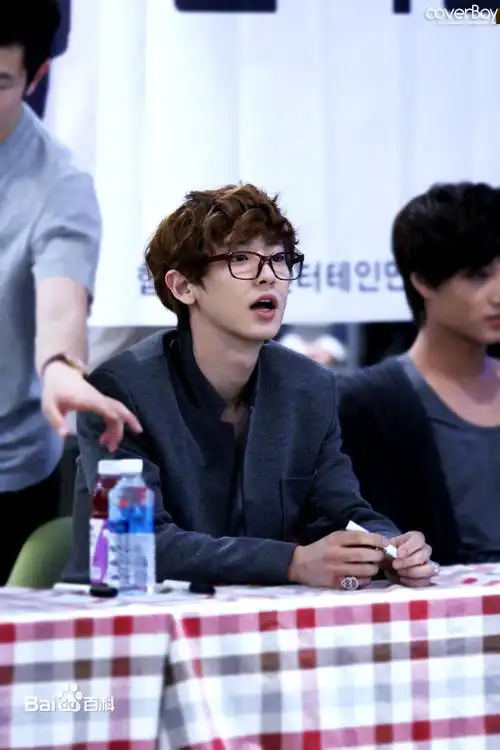 朴灿烈最新消息近况-明星库-中国时尚网