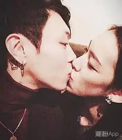 杨文昊刘子玥分手了是怎么回事 二人亲密接吻照流出