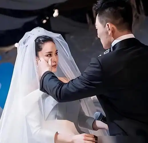 婚纱 婚纱照 640_618