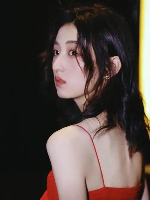 未来可期!仅5岁就出道,00后新生代女星获最年轻华表奖影后