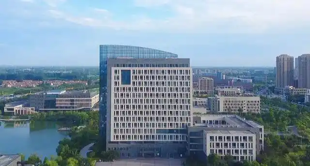 这里是淮海分别为大家介绍了:淮海地区的师范类和医科类大学的具体