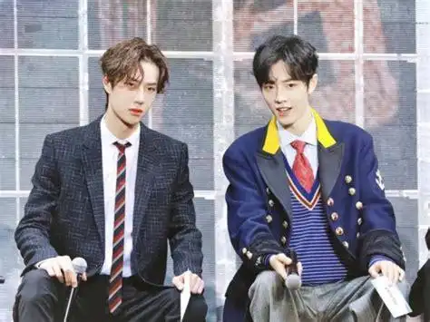 王俊凯蔡徐坤同框王俊凯蔡徐坤微博互动2022已更新今日图集