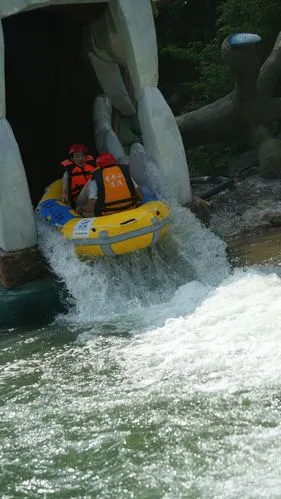 圣井山激情漂流,刺激惊险,快意淋漓.