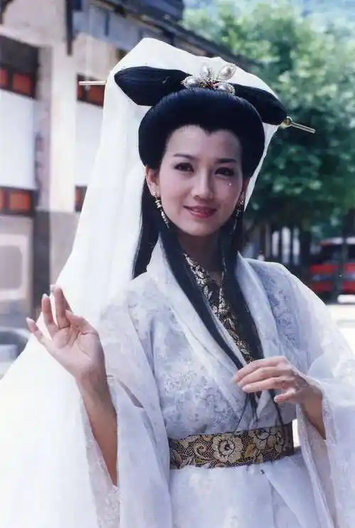 "香港男士最佳梦中情人"赵雅芝,年轻时候惊艳时光_娘子_缘分_传奇