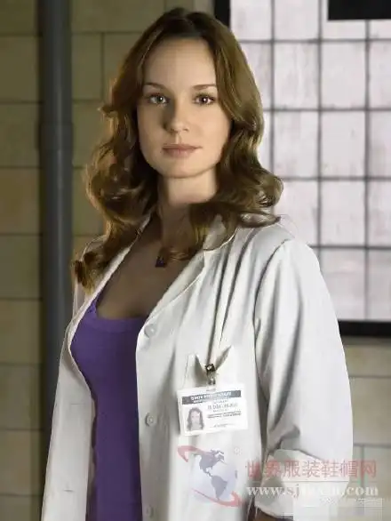 《越狱》,《行尸走肉》女主sarah wayn蓝裙出席活动