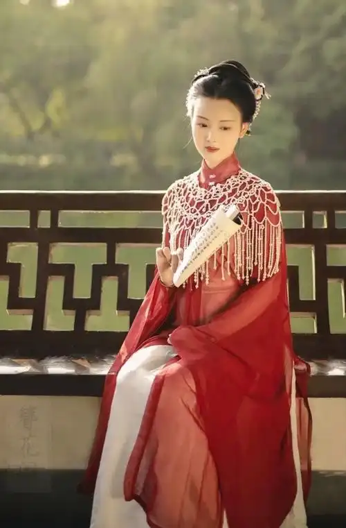 《心事成蝶》 演唱:任妙音 文字:小雨 文字 || 小雨 倚栏不语念思长