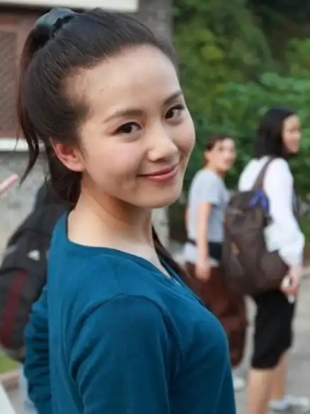 图刘诗诗深夜晒素颜自拍与好姐妹吃火锅个个美炸天