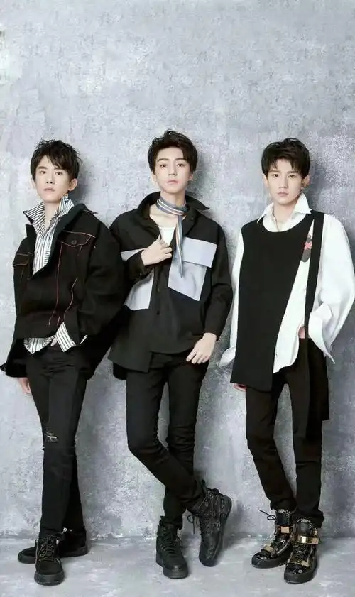 王俊凯易烊千玺王源实力比较(王俊凯王源易烊千玺谁资源更好)