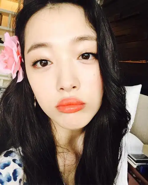 雪莉绝美自拍合集,天使永远在人间