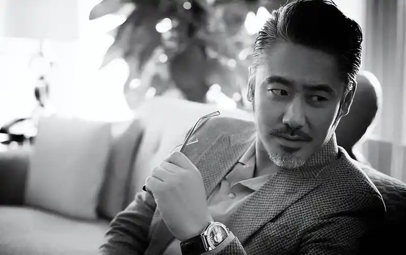 当年名气演技都不输胡歌,如今却负债近十亿_吴秀波