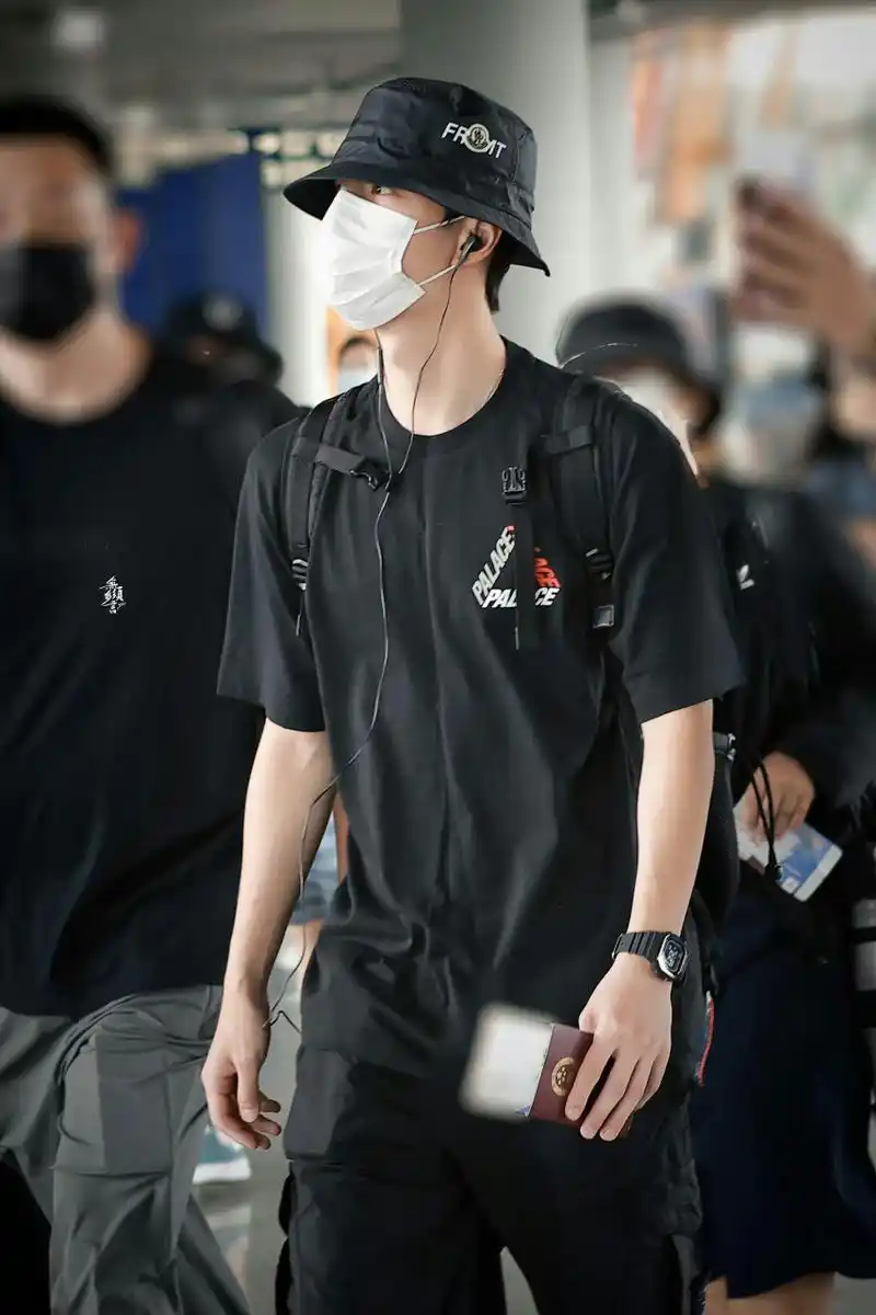 啵宝儿一路平安!#王一博# 泰国路演![心]