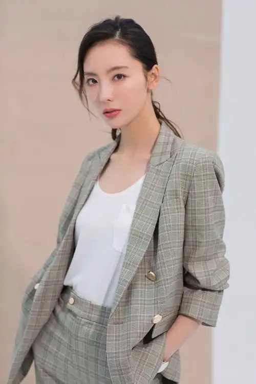 p data-id="gnfidi9qmr">陶珞依(原名苗洛依),1991年3月11日出生于