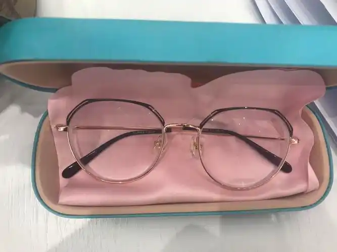 华西眼镜(德阳吾悦广场店)