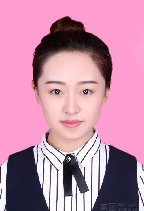 美团【视觉风尚摄影工作室】证件照套餐(任选两款)