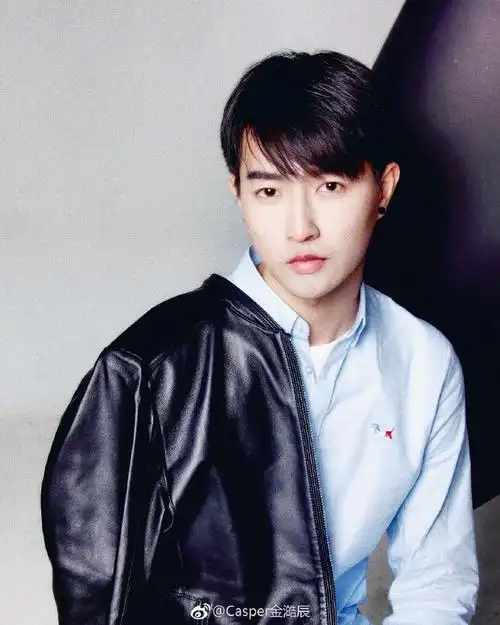 恋与制作人##白起##白飞飞##演员金澔辰##金澔辰白起