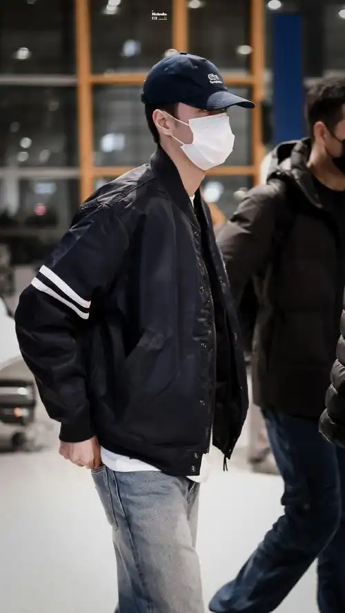 巴黎时装周##王一博巴黎时装周##王一博机场