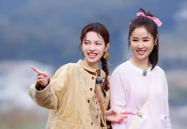 《美好生活》播完10期,1人笑料百出,1人狂犯花痴,而他太懒了_林心如